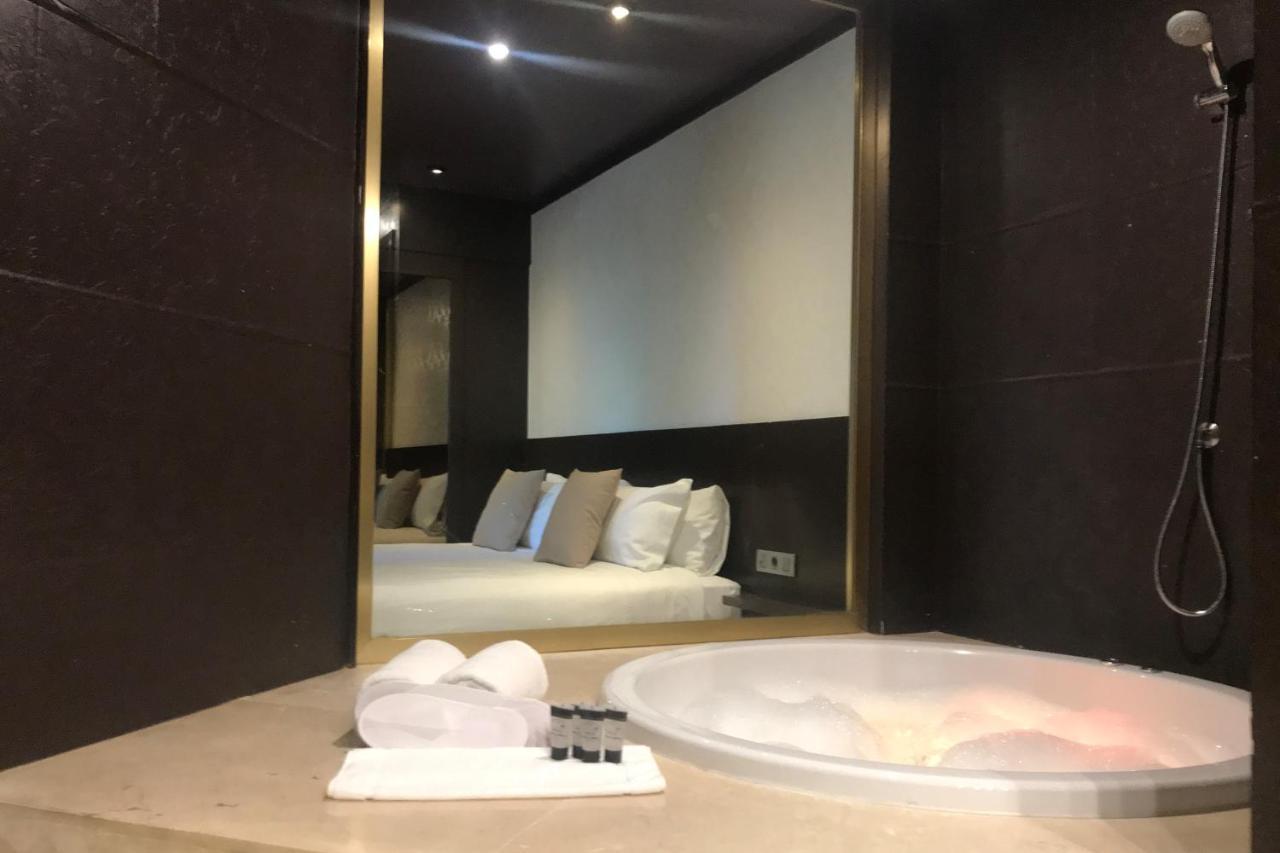 Hotel Punt 14 Хава Экстерьер фото